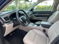 Ford Explorer — interior