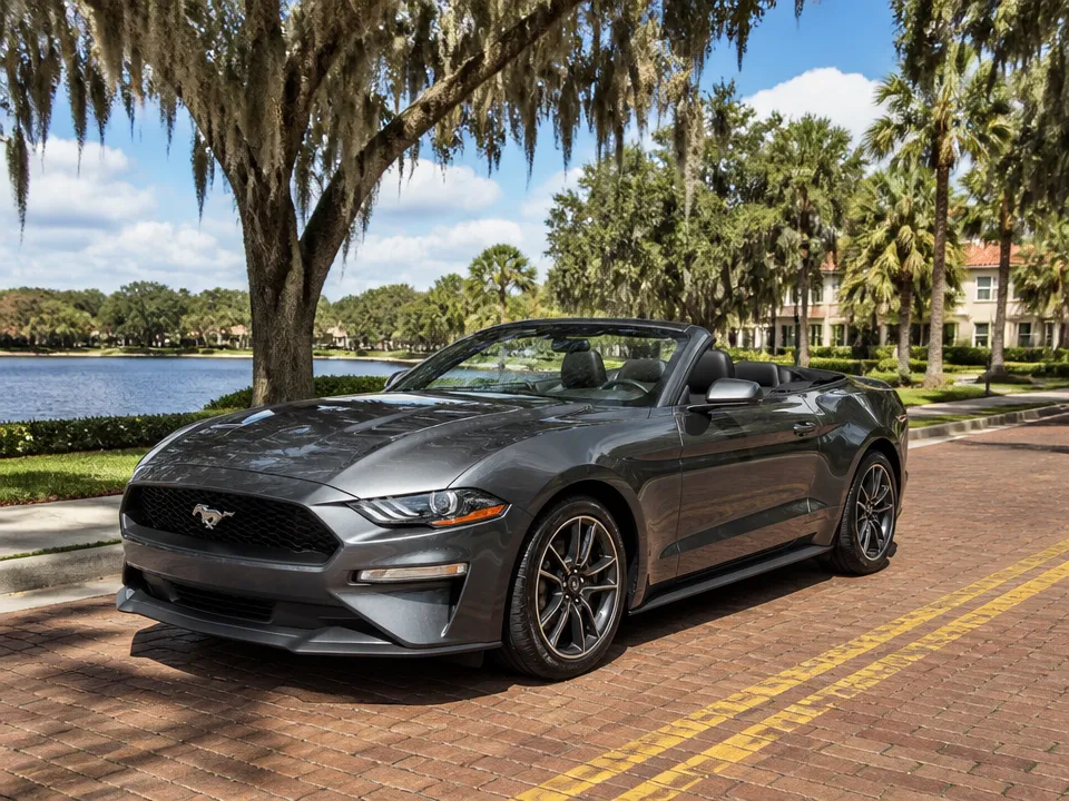 Ford Mustang Convertible — car rental in Florida