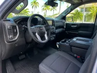 GMC Sierra 1500 — interior