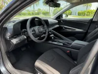 Hyundai Elantra — interior
