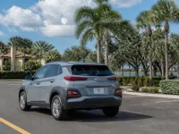 Hyundai Kona — side