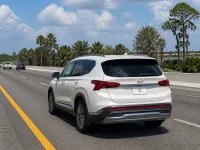 Hyundai Santa Fe — side