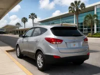 Hyundai Tucson — side