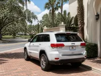 Jeep Grand Cherokee — side