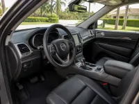 Jeep Grand Cherokee — interior