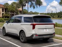 Kia Carnival — lateral