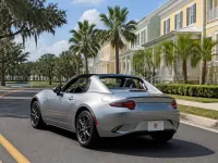 Mazda MX-5 Miata RF — lateral