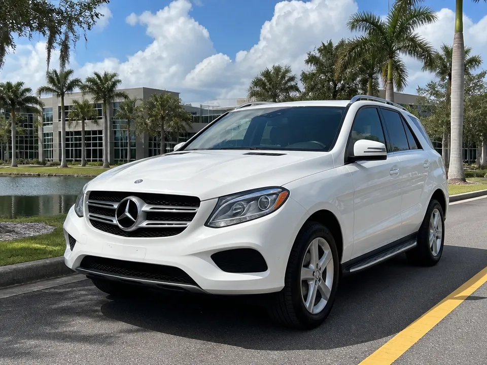 Mercedes-Benz GLE — car rental in Orlando