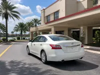 Nissan Altima — lateral
