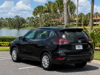 Nissan Rogue — lateral