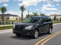 Subaru Forester — frente
