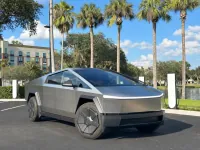 Tesla Cybertruck — frente