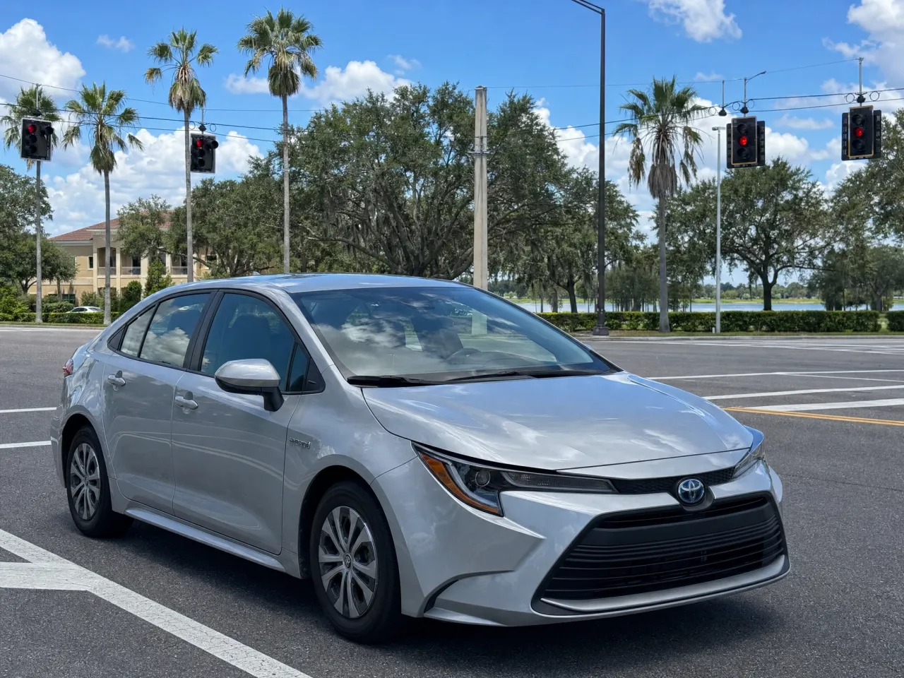 Toyota Corolla Hybrid — front