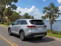 Toyota Highlander — lateral