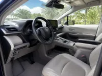 Toyota Sienna — interior