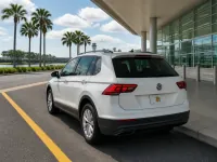 Volkswagen Tiguan — side