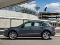 Audi Q5 — side