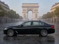 BMW 5 Series — الجانب