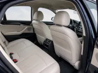 BMW 5 Series — المقصورة الداخلية