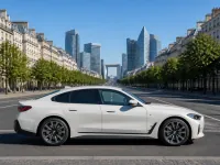 BMW i4 — side