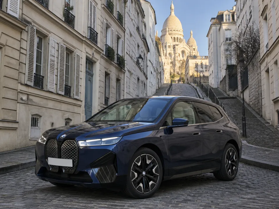 BMW iX — car rental in Paris