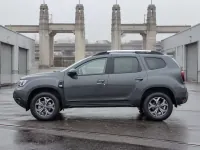 Dacia Duster — seitlich
