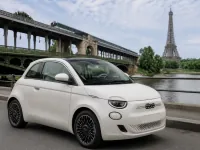 Fiat 500e — front