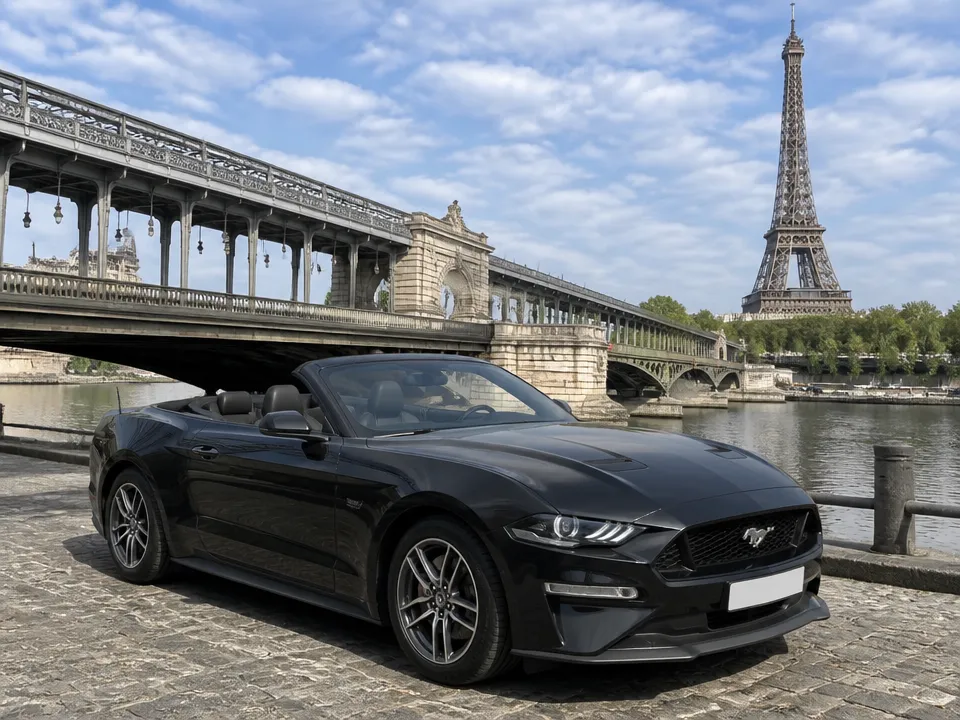 Ford Mustang Convertible — car rental in Paris