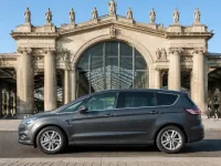 Ford S-Max — seitlich