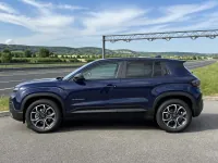 Jeep Avenger — сбоку