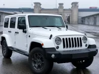 Jeep Wrangler — الأمام