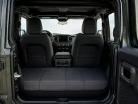 Jeep Wrangler — المقصورة الداخلية