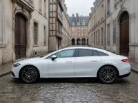 Mercedes-Benz EQE — seitlich