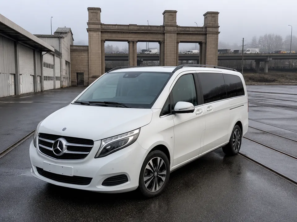 Mercedes-Benz V-Class — car rental in Paris