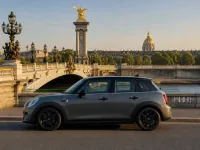 Mini Cooper 5-door — side