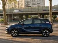 Opel Crossland — side