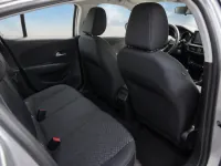 Peugeot 208 — 内饰