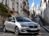 Peugeot 308 — 正面