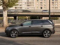 Peugeot 5008 — сбоку