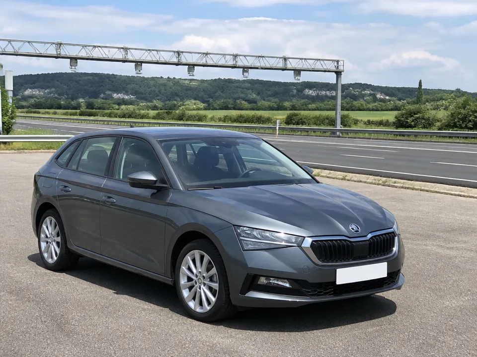Skoda Octavia — car rental in Paris