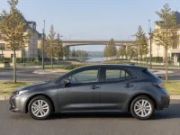 Toyota Corolla Hybrid — lateral