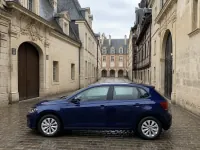 Volkswagen Polo — الجانب