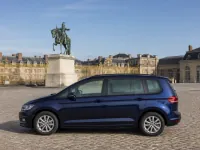 Volkswagen Touran — الجانب