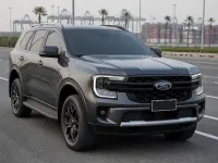 Ford Everest — सामने