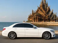 Mercedes-Benz C 220 d — ด้านข้าง