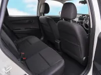 Nissan Almera — 실내