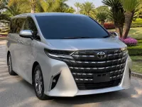 Toyota Alphard — सामने