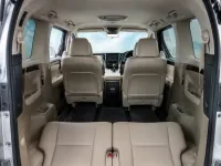 Toyota Alphard — आंतरिक