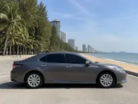 Toyota Camry — сбоку