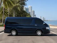 Toyota Commuter — 측면